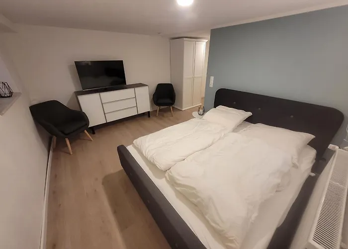 Zimmer Im Souterrain Mit Eigenem Bad