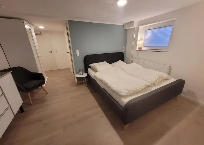 Zimmer Im Souterrain Mit Eigenem Bad