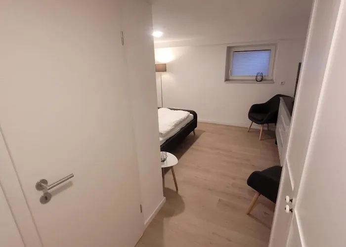 Zimmer Im Souterrain Mit Eigenem Bad
